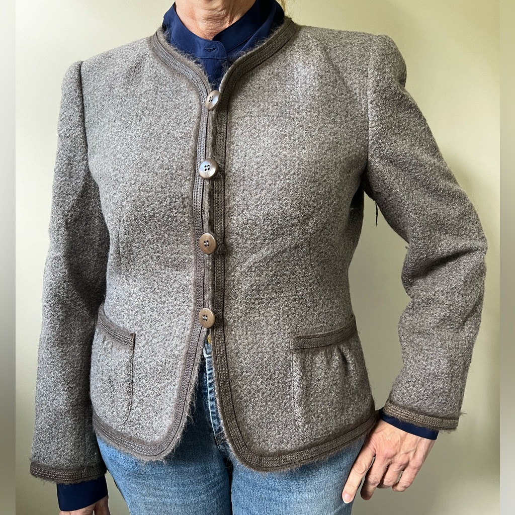 Armani Collezioni Italy Wool Jacket Feminine Coquette Office Old Money Luxury 10